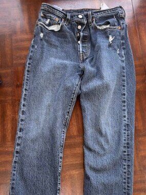 Levi's 501 Button Fly Jeans for Women, Straight Leg 28x26